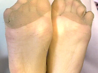 Nina's Smelly Nylon Feet - dreamgirls in Socks