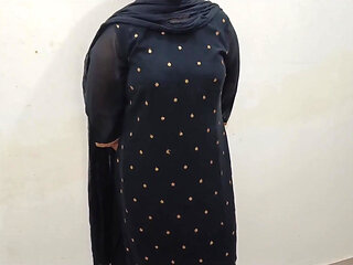 Indian College Babe Was Meet Boyfriend After Five Yers Ago and Fucking Hard in Doggy Style Outdoor