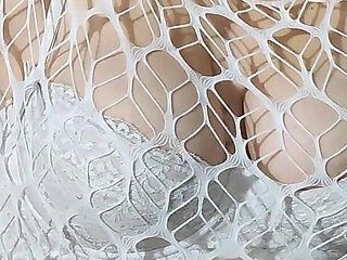 Sexy White Garment Seduces Sexo