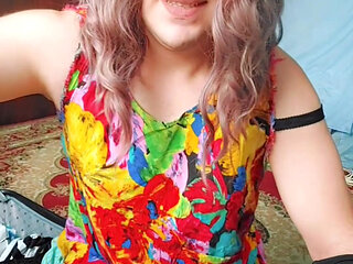 Hot Crossdresser Dancing Wild And Free Tonight