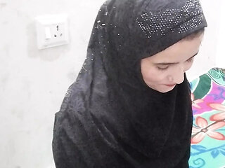 Muslim girl ko paise dekar jabar dasti pela