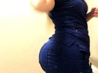 amateur blonde solo webcam