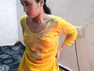 Bhabhi ko oyo me le jakar jabar dasti pela