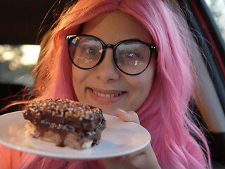 I'm Eating a Cake I Made Myself-in My Car. Come Join Me, Let's Taste It Together, and I'll Tell You What I Think of It.