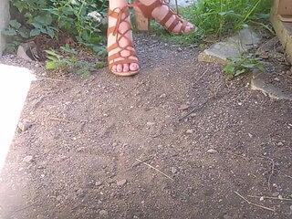 Finally Summer! Some New Outdoor Pee Is Coming