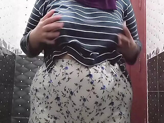Girl big ass and big boobs
