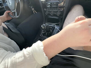 Topless in evening traffic - he squirted his semen before the lights turned green
