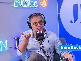 Juan Bustos gets off with a sex machine while cosplaying and chatting in a podcast