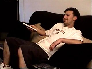 Straight Boy Paulie Beats Off