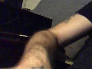 A handjob that ends with a spit that greases my glans!? ...