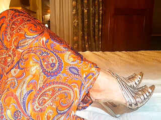 Selena's Feet in Heels and Body Worship