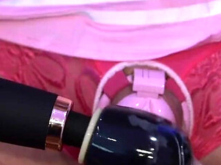 Locktober Sessions - a Vibrator for That Little Clitty