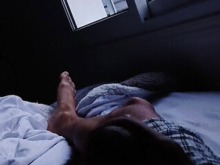 I wake up with a boner and horny and ended with a fap and cum