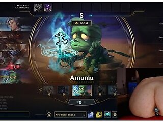 Gamer Girl In Stimulation In Ass And Pussy While Playing League Of Legends #14 Luna