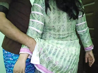 Hot Pakistani Girlfriend Dirty Talk in Hindi - Big Ass Desi Bhabhi Fucked Hardcore