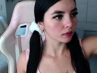 Brunette Solo Webcam Masturbation