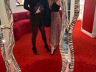 Reflets de soumission  Matresse Isadora et sa soumise chez Christian Louboutin, Par