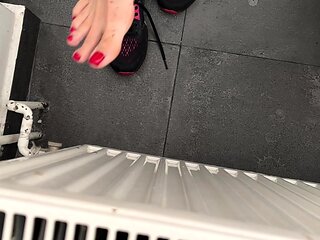 amateur his tall blonde fetish masturbating on live webcam