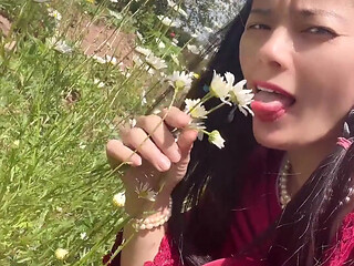 Piss for Gardend on the Grass Beautifull