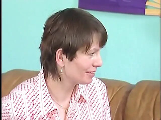 Mature milf spreads her legs wide and gets a sloppy tongue on her juicy twat.