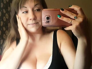 Webcam amateur teaing big boobs show