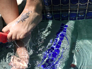 Orion Raye watermelon toes