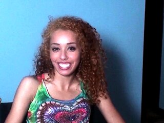 amateur kemplywishes fingering herself on live webcam