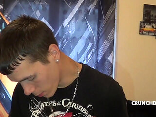 Gay bottom propose to his firen to suck him