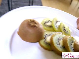 Curious Cum thirsty Carmen Caliente begs Stepbro for her FIRST Kiwi Creampie