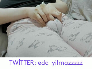 Camel Toe- Puffed Pussy- Swollen Pussy- Big Pussy- Turkish MILF- Turkish Porn- Pajamas