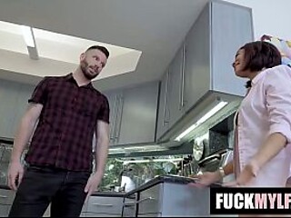 Petite MILF Ryder Skye helps him get some juicy pussy