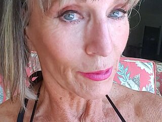amateur texas blonde flashing boobs on live webcam