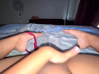 la universidad me termina muy cansada y mi unica opcion es masturbarme mi co&ntilde_o bien mojado por que no tengo novio