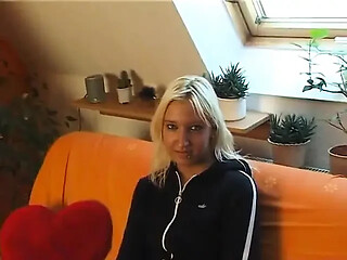 Teen blonde strips and showcases her gorgeous body