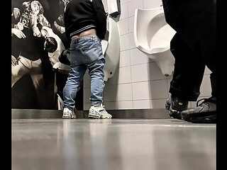 A day at the shopping center'_s public toilets