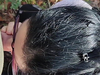 Sexy MILF Make a Great Outdoor Blowjob