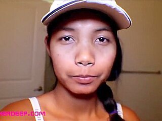 Thai 18-years-old Deep Throat Tharot Pie After See Shark Reef Aquariu