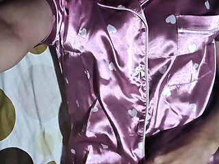 Masturbation Close-up of Wet Pussy