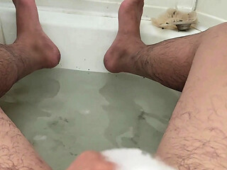 Soapy Wanking in the Tub