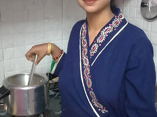 My wife bana rahi hai chicken curry