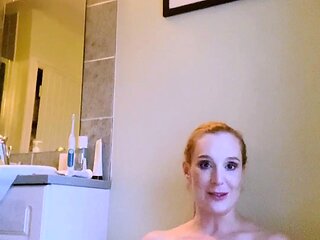 Webcam busty blonde stripped covered by oil anal masturbate