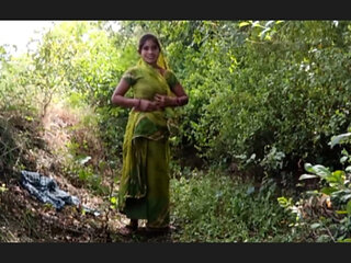 Desi bahu lifted her clothes in the outdoor jungle and put her finger in her pussy and showed her brother-in-law is yearning for sex by showing her brother-in-law my fat ass.