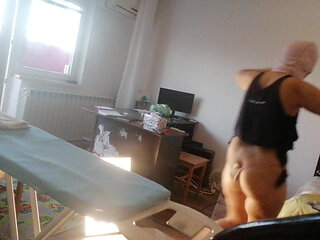 Sexy wife doing chores in the house naked. Cumshot in the wife's big ass. Hot foreplay with a partner, massage with oil