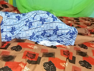 Very Beautiful Indian Girl Having Handjob.