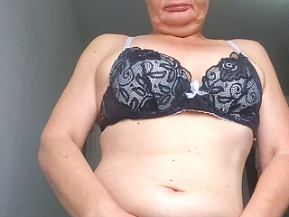Just a Quick Hello From Your Favorite Mature MILF Slut-im Craving Some Cock