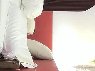 Amateur MILF Goes Hardcore Anal