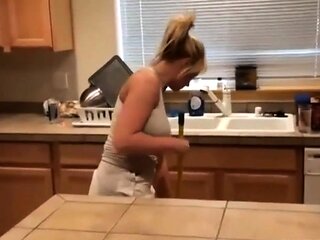 Brittney: Kitchen Cleaning