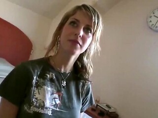 Innocent-looking girlie gives unexpected blowjob