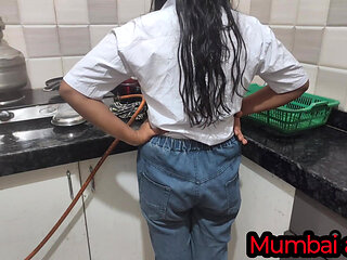 desi ladaki college se akar apane boyfriend ke sath kitchen me kiya sex