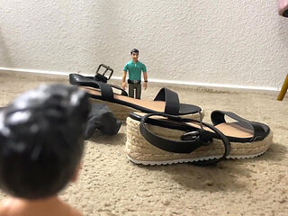 Giantess Catches Hiding Fans